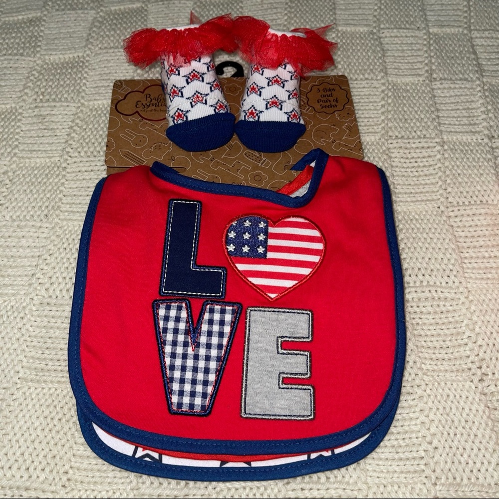 Baby Girl Love 3 PC Bib Set & Socks